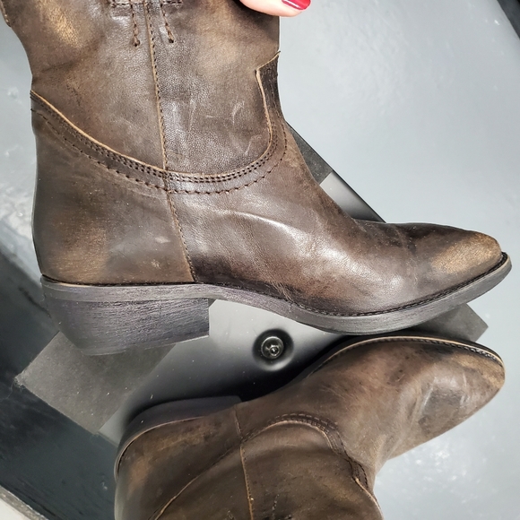 Leather boots - Picture 9 of 11